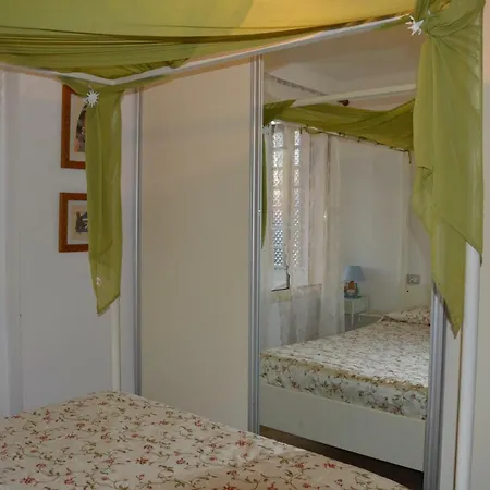 Villa's Apt شقة